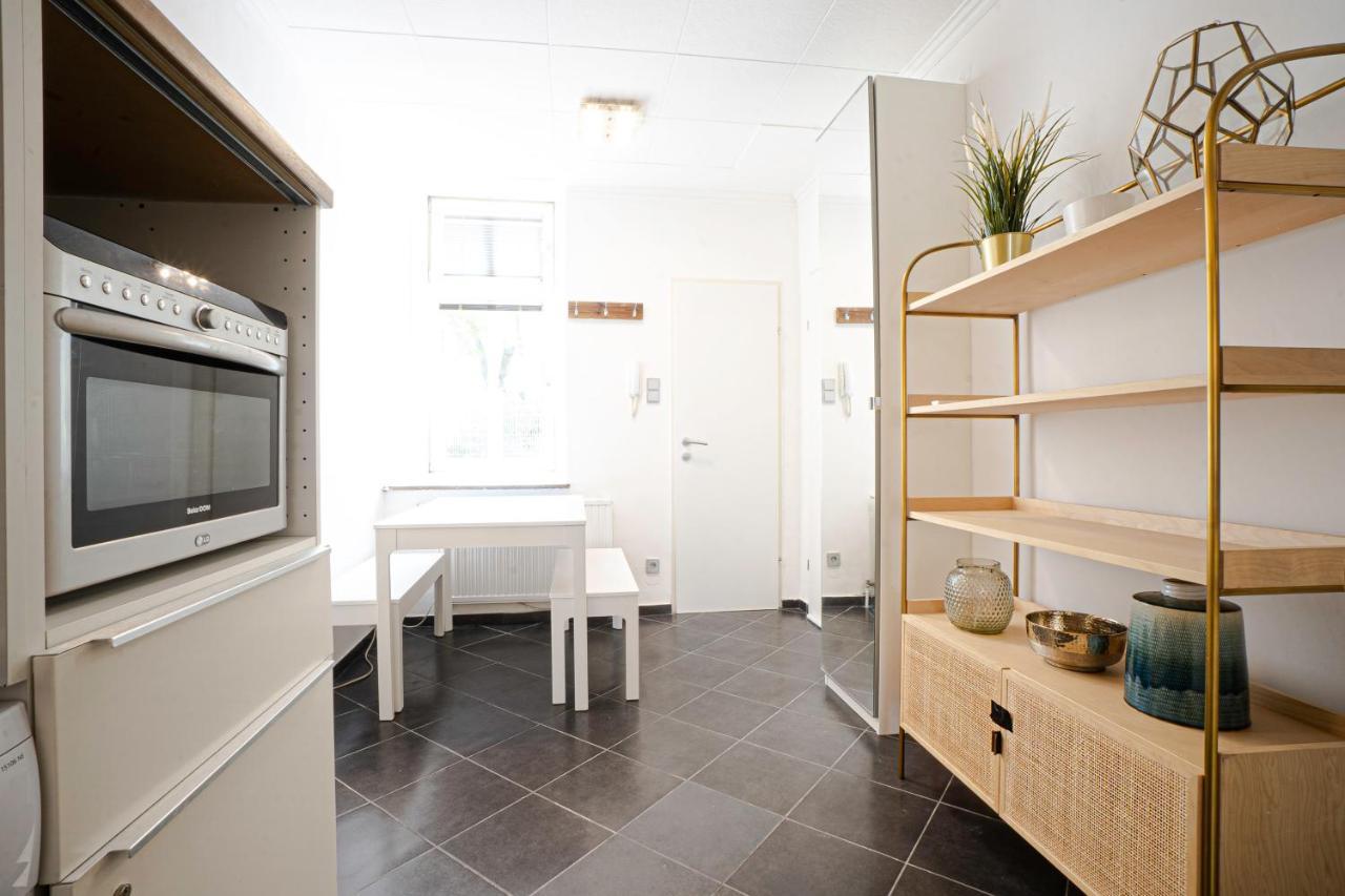 2-Room Apartment On The First Floor With Designer Renovation. Exit To The Courtyard. 15 Minutes To Schloss Schoenbrunn Wien Ngoại thất bức ảnh
