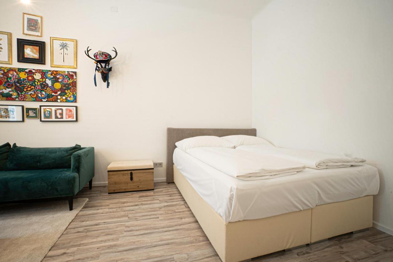 2-Room Apartment On The First Floor With Designer Renovation. Exit To The Courtyard. 15 Minutes To Schloss Schoenbrunn Wien Ngoại thất bức ảnh