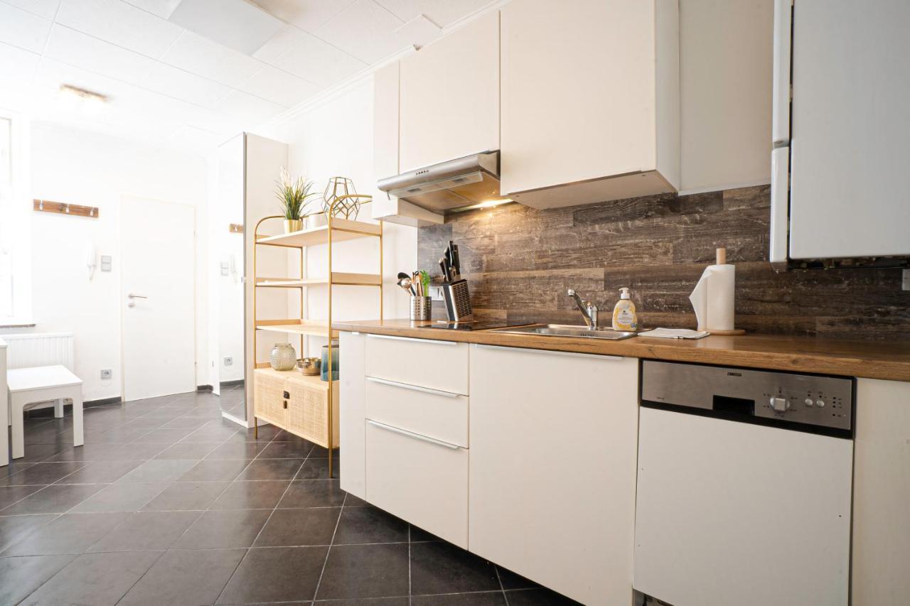 2-Room Apartment On The First Floor With Designer Renovation. Exit To The Courtyard. 15 Minutes To Schloss Schoenbrunn Wien Ngoại thất bức ảnh