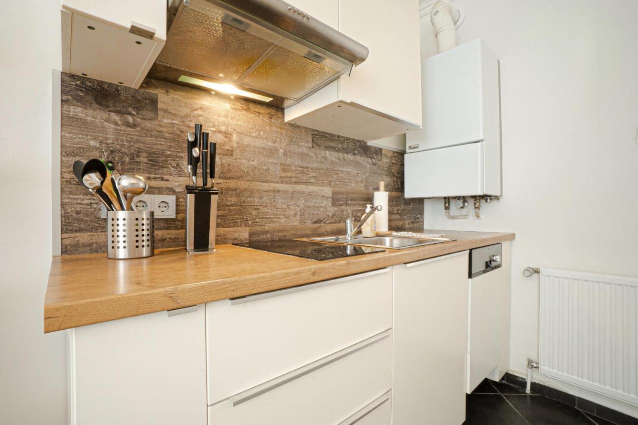 2-Room Apartment On The First Floor With Designer Renovation. Exit To The Courtyard. 15 Minutes To Schloss Schoenbrunn Wien Ngoại thất bức ảnh