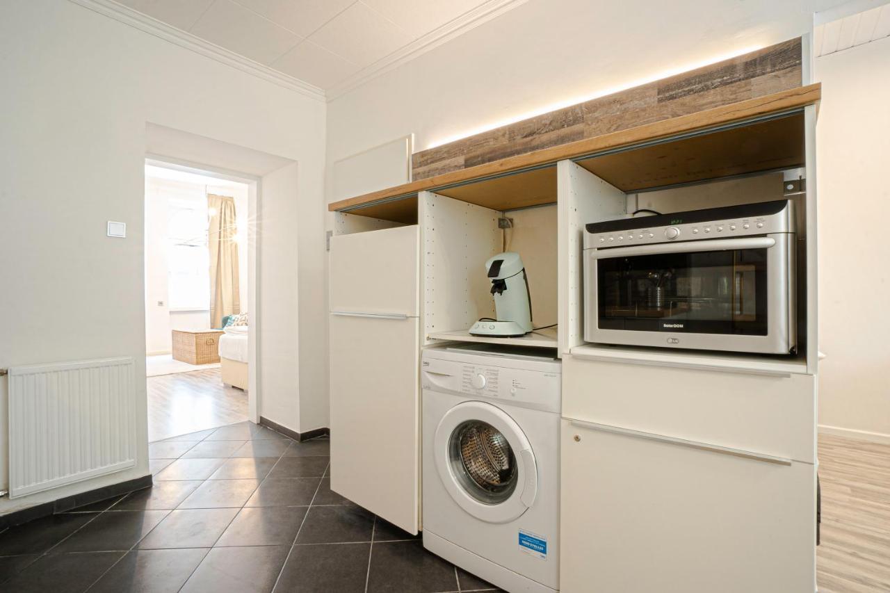 2-Room Apartment On The First Floor With Designer Renovation. Exit To The Courtyard. 15 Minutes To Schloss Schoenbrunn Wien Ngoại thất bức ảnh